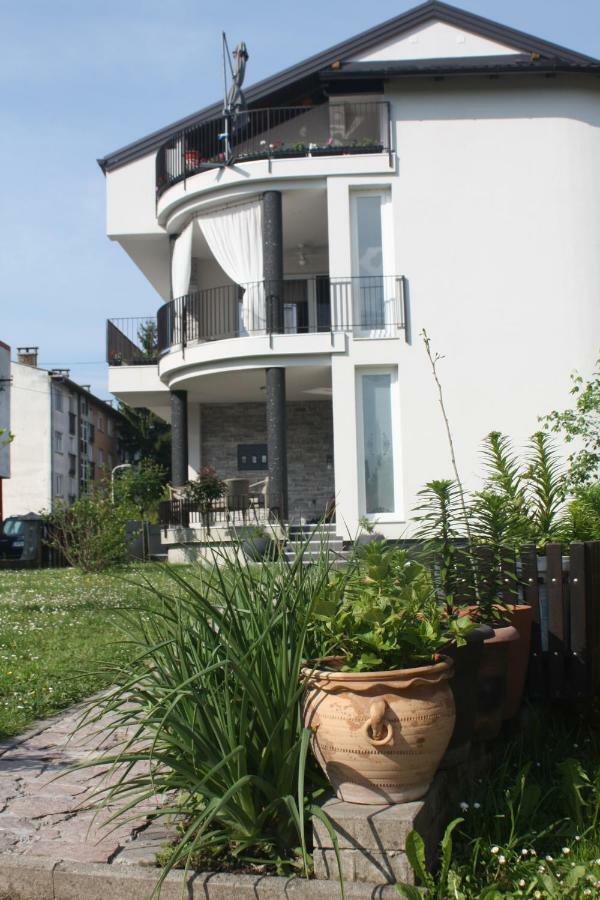 Lgp Exclusive Apartment Bihać Exteriör bild